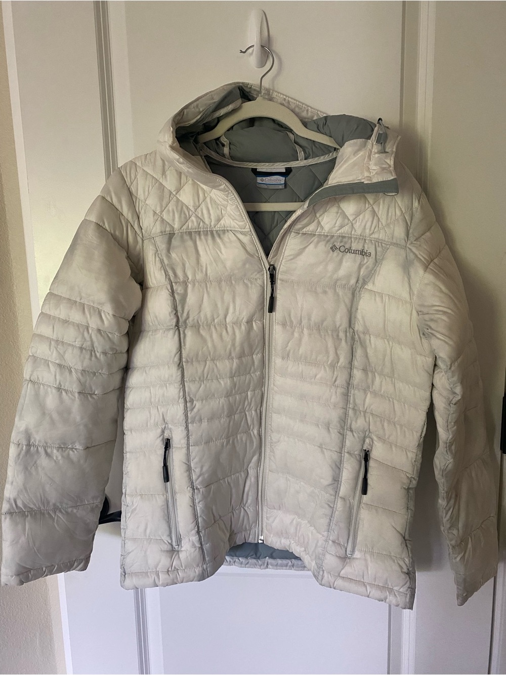 Columbia Off-White Quilted Hooded Women’s Puffer Jacket